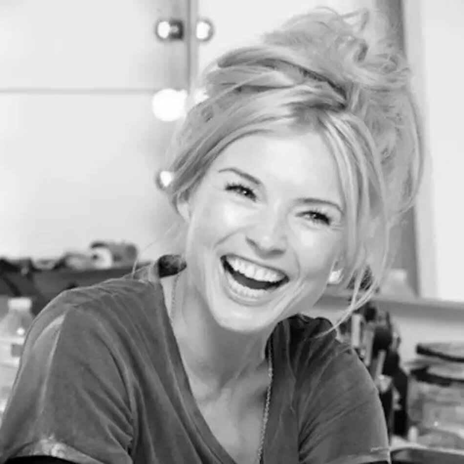 CLAIRE RAY