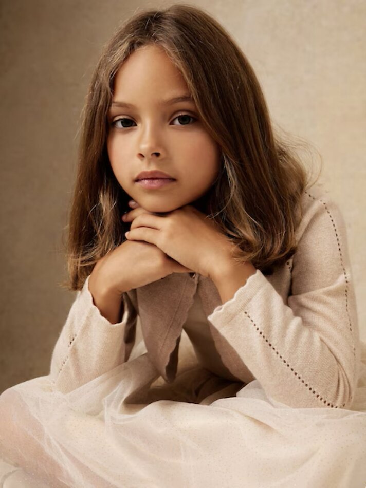 CLAIRE RAY