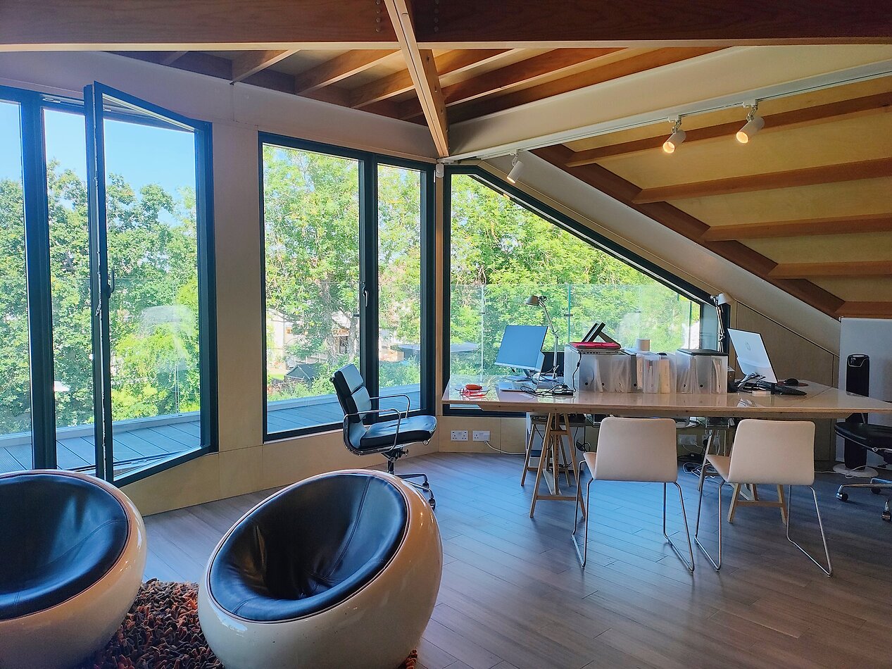 Atrium House KT3