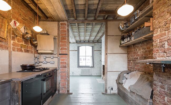 Studio Flora London E2 EXCLUSIVE