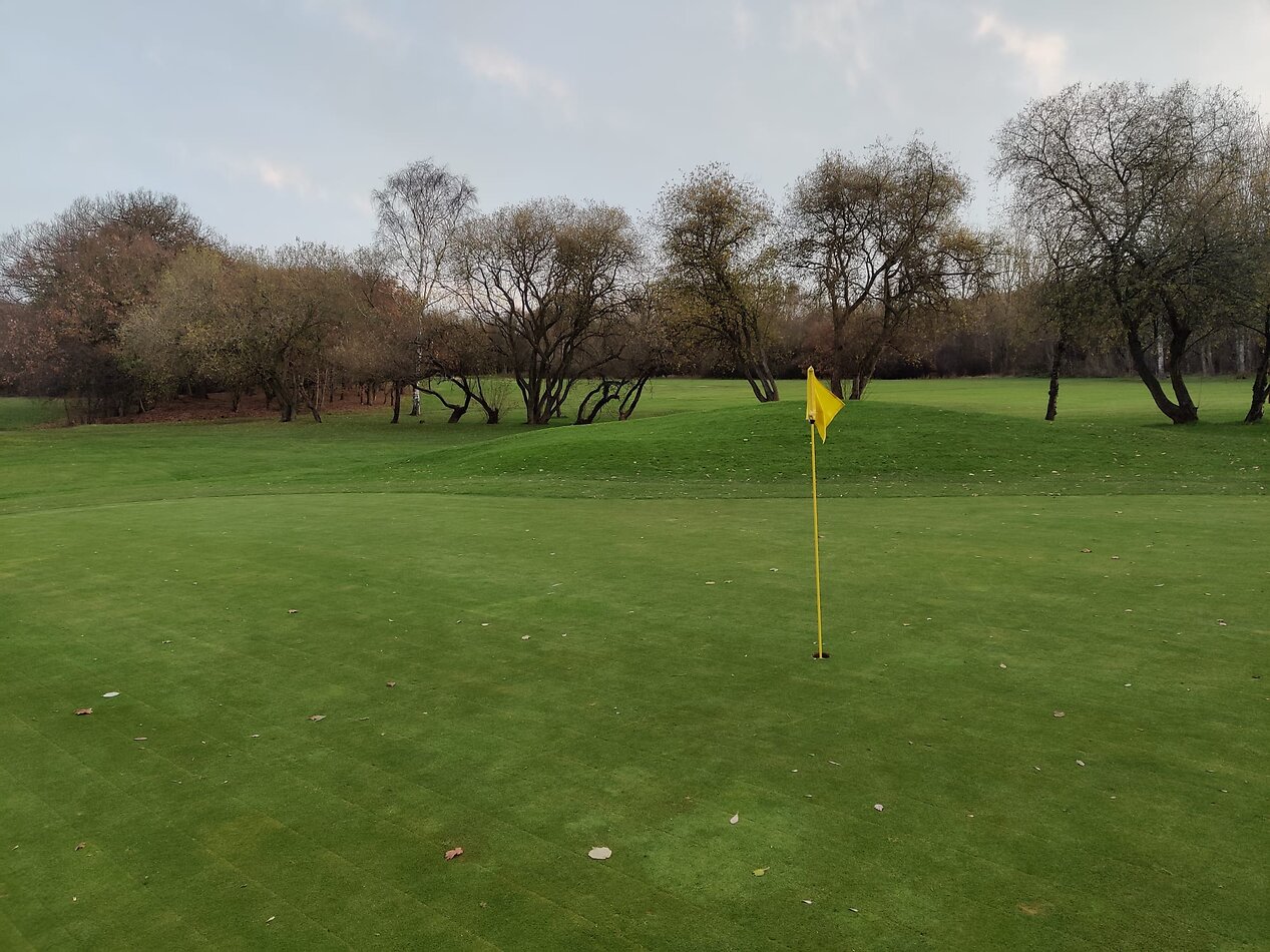 Golf Course - NW7