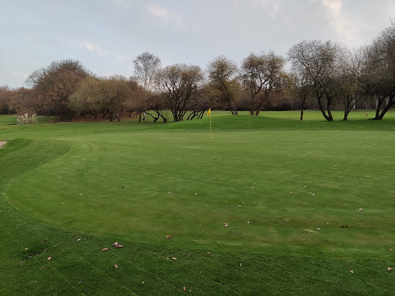 Golf Course - NW7