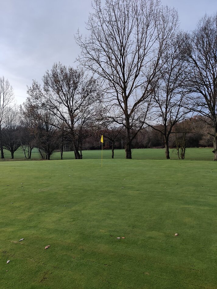 Golf Course - NW7