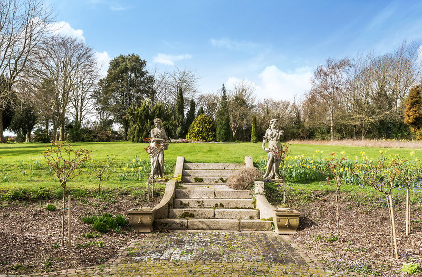 Luddestone Hall- Kent
