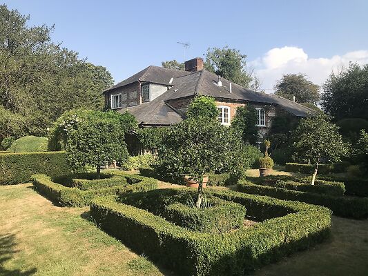 Meadow House - Hampshire