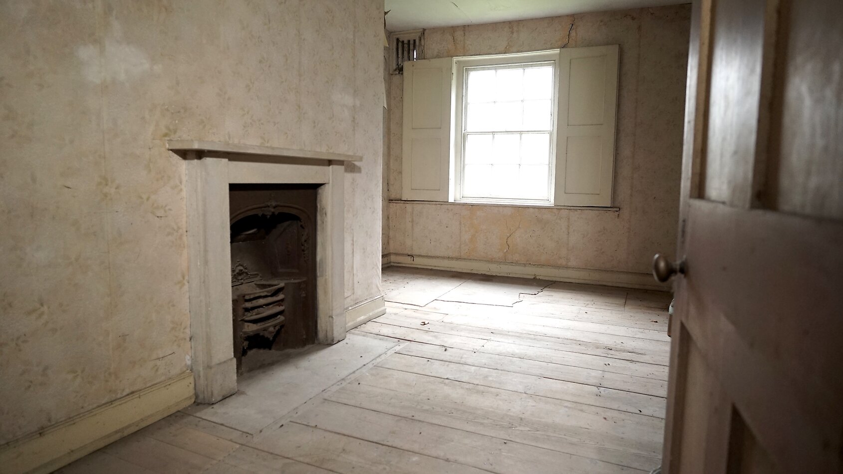 Derelict Victorian Manor - Suffolk