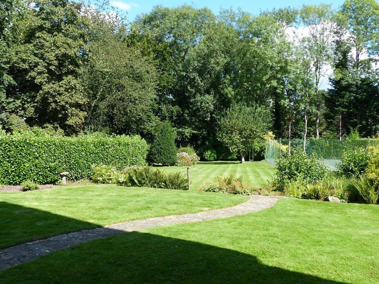 Ryddenwood, Guildford