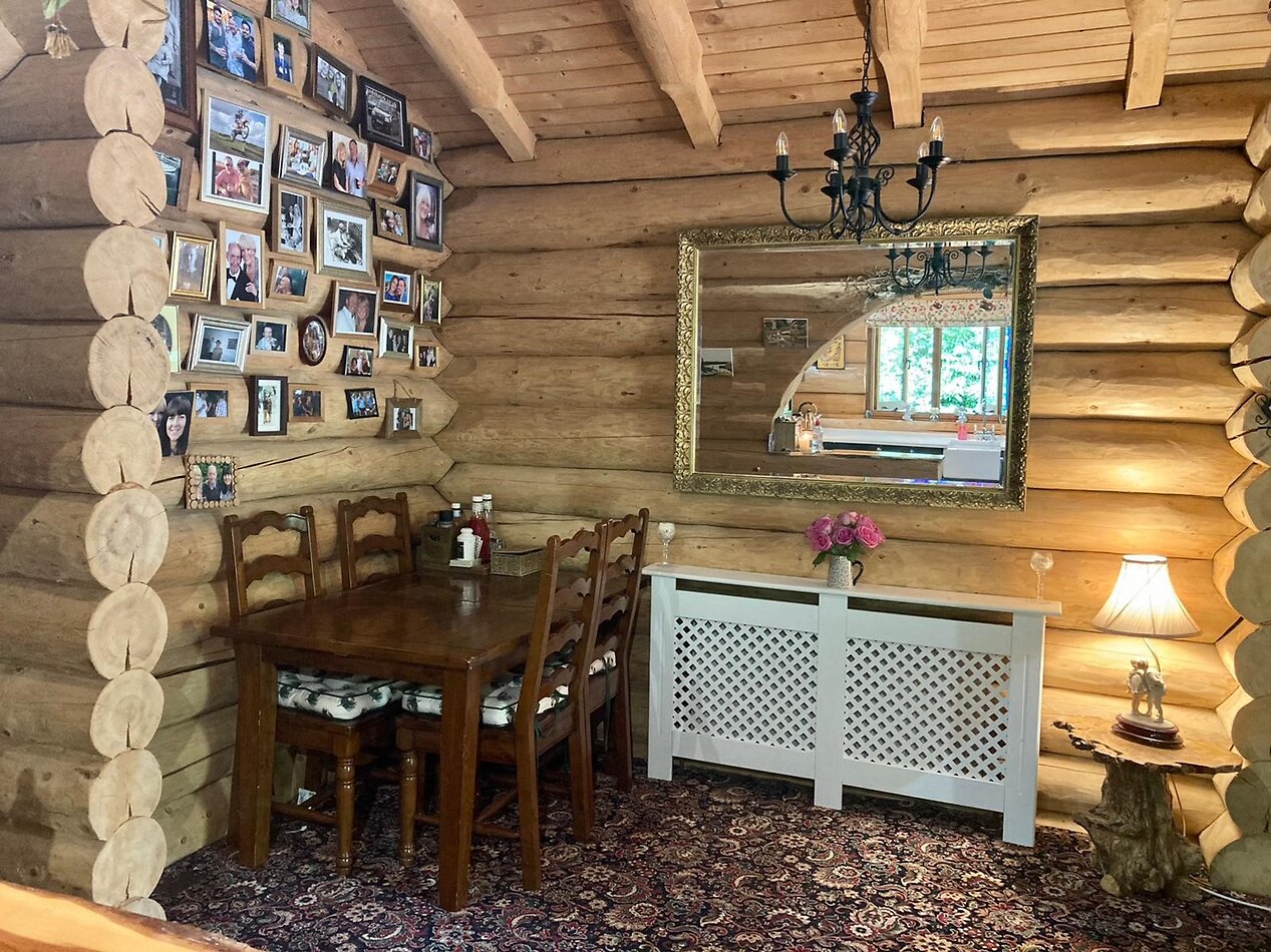 LOG CABIN - Sevenoaks