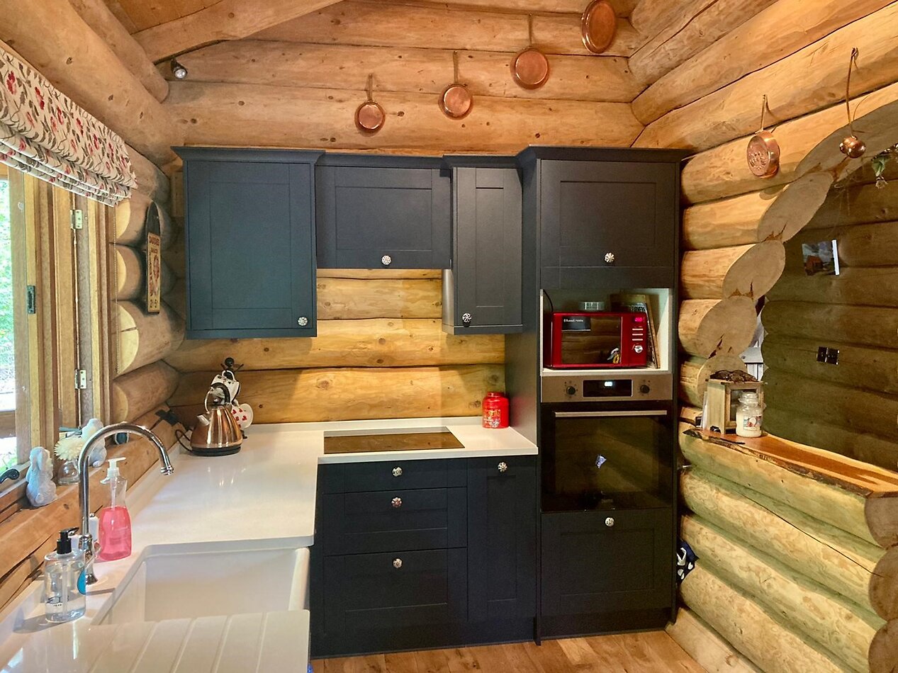LOG CABIN - Sevenoaks