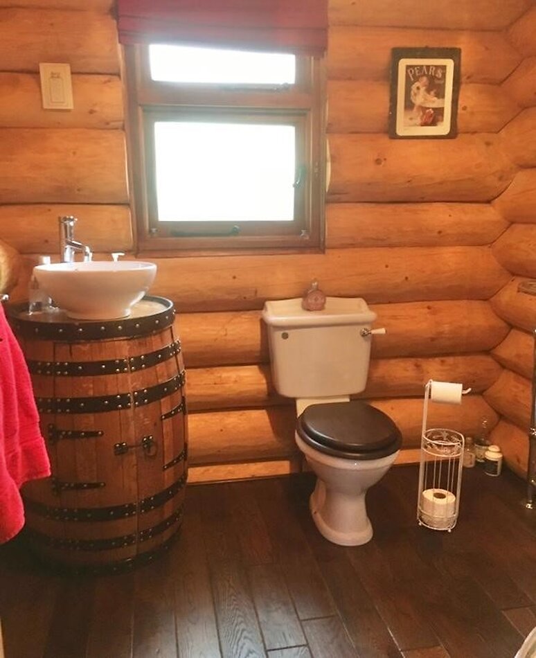 LOG CABIN - Sevenoaks