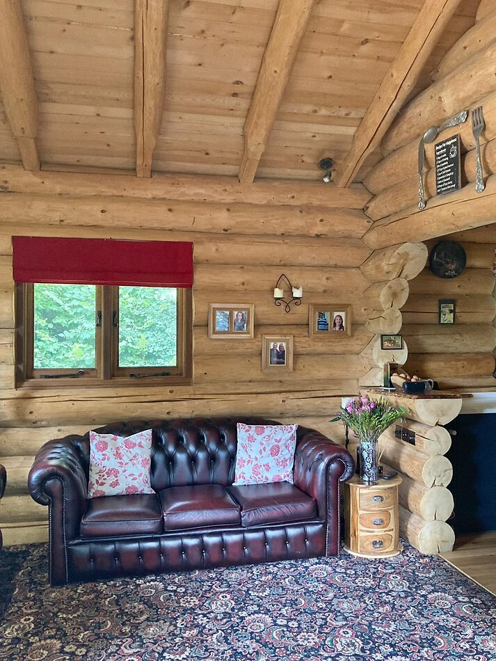LOG CABIN - Sevenoaks