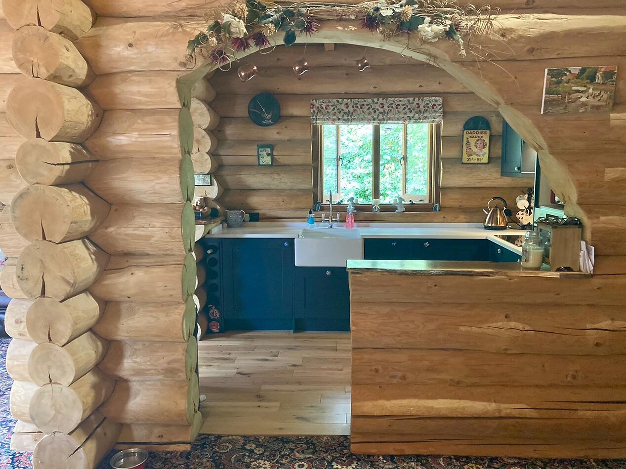 LOG CABIN - Sevenoaks