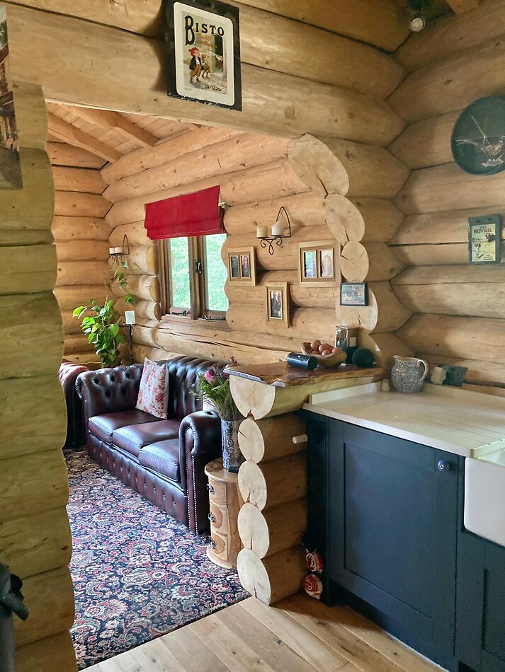 LOG CABIN - Sevenoaks