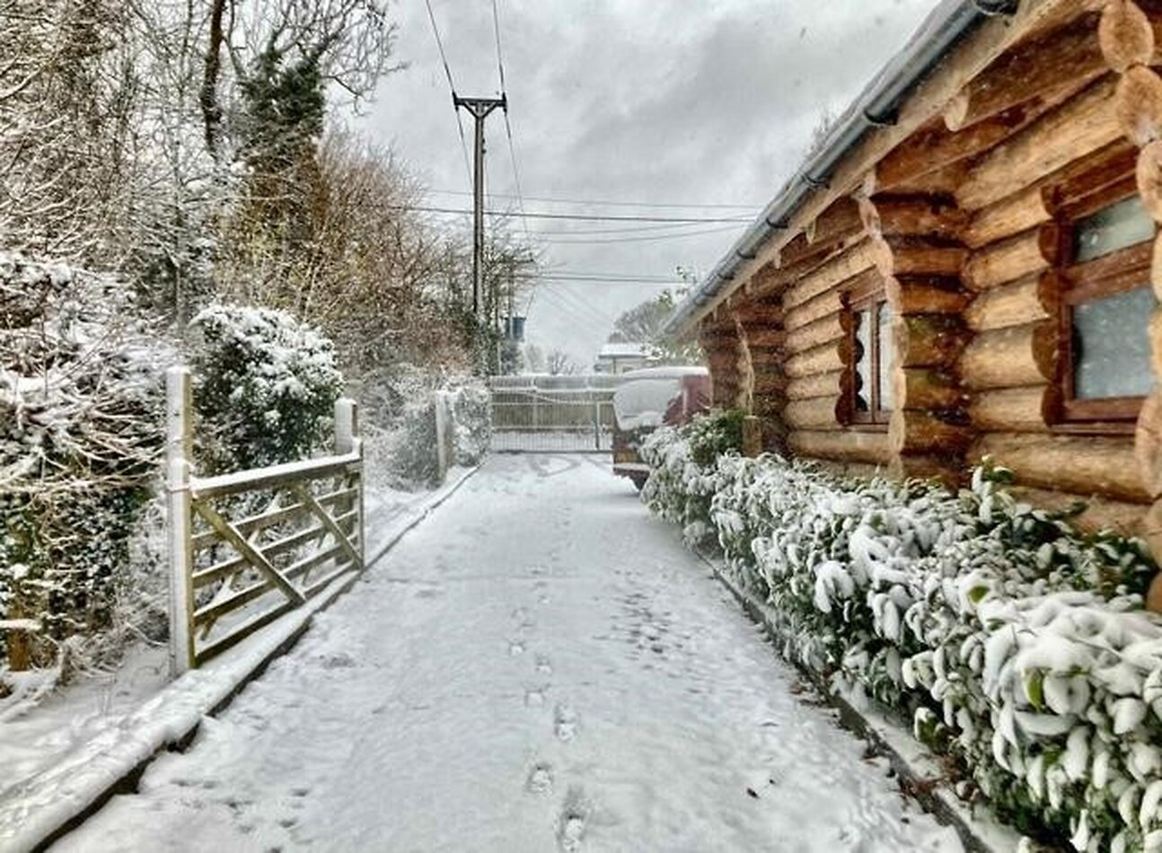 LOG CABIN - Sevenoaks