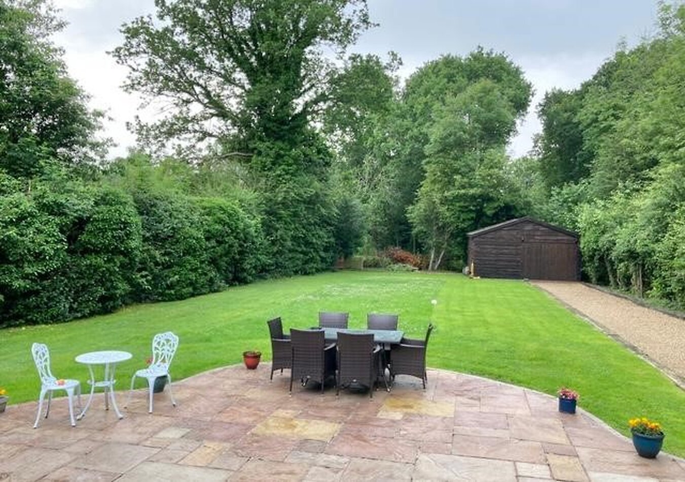 LOG CABIN - Sevenoaks