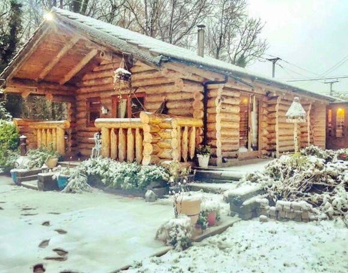LOG CABIN - Sevenoaks