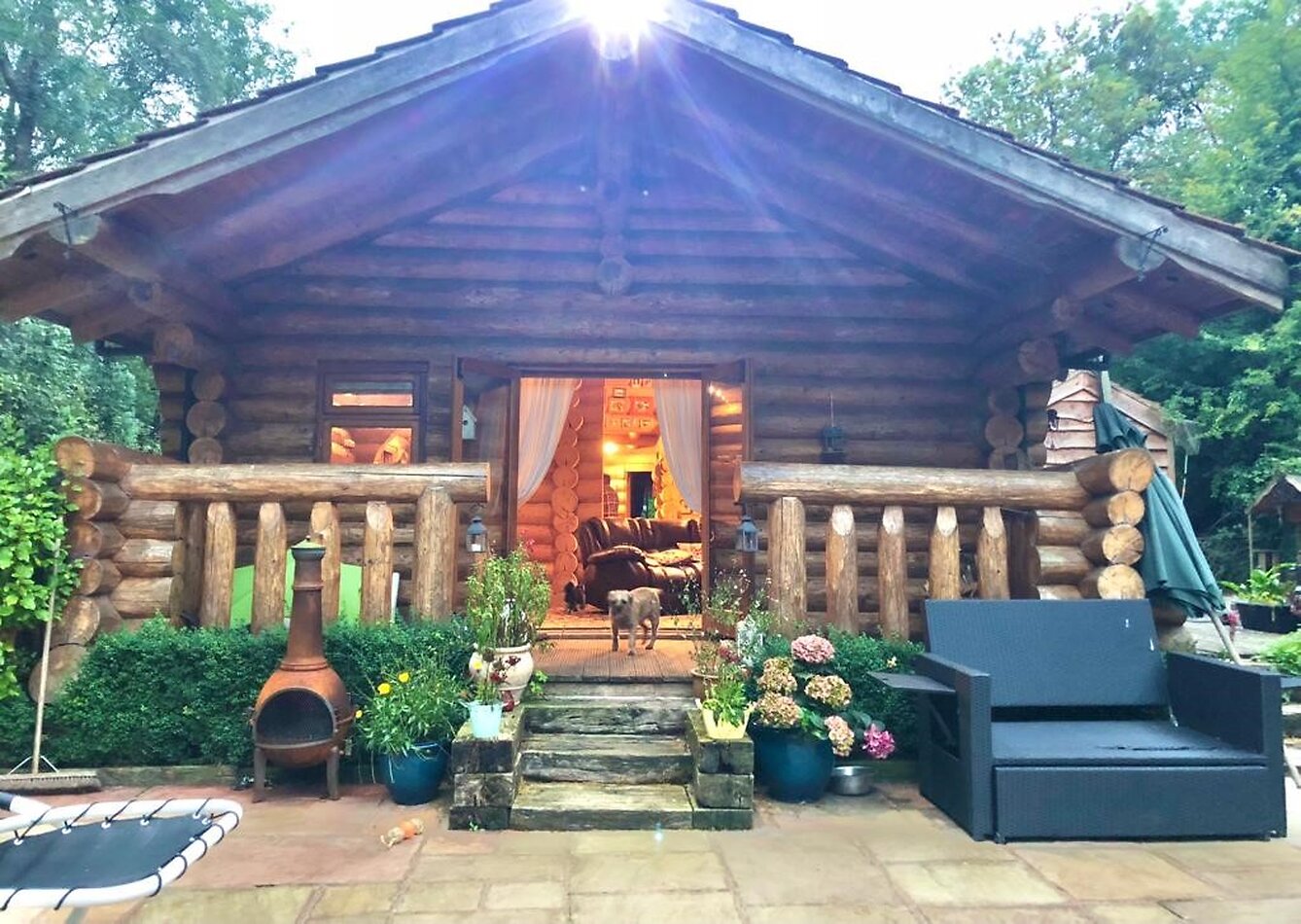 LOG CABIN - Sevenoaks