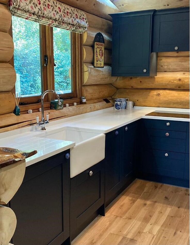 LOG CABIN - Sevenoaks