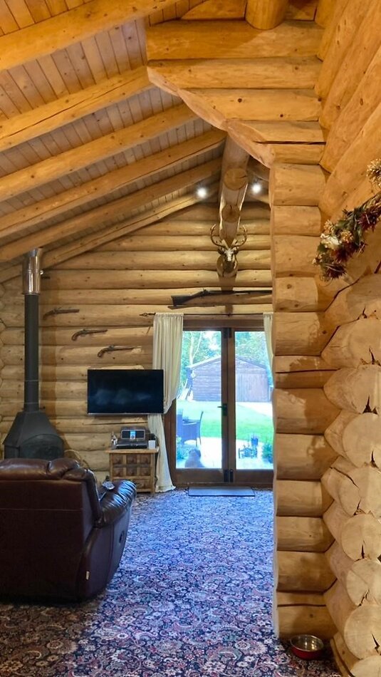 LOG CABIN - Sevenoaks
