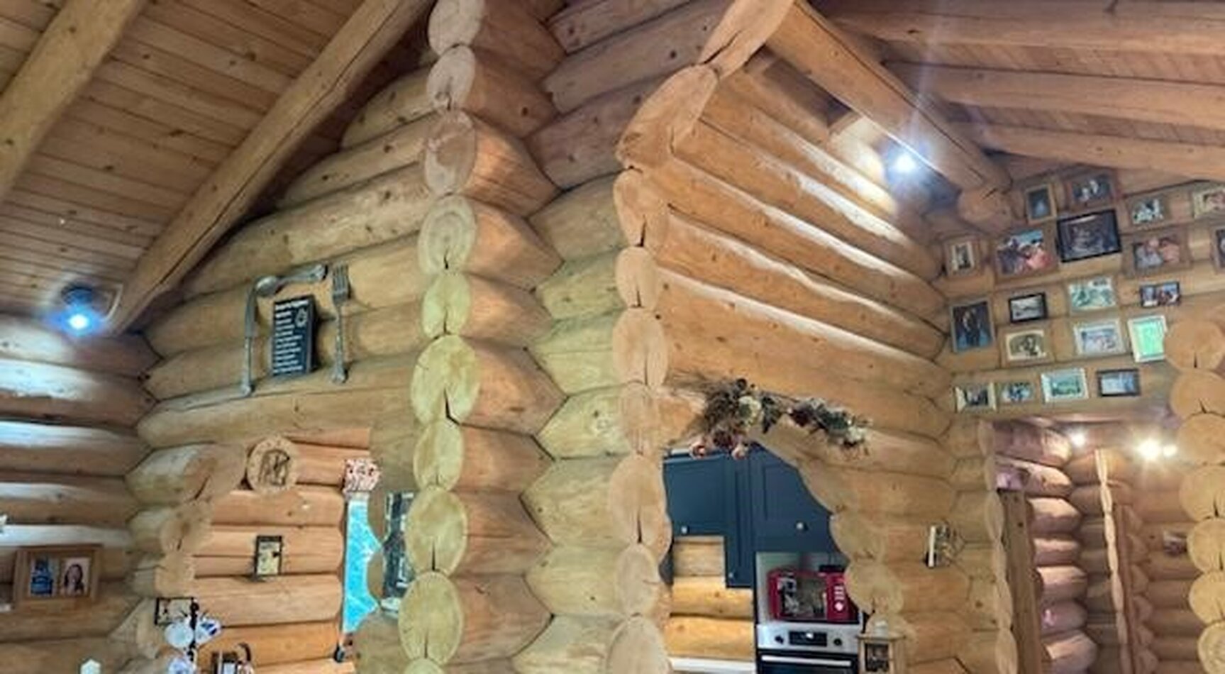 LOG CABIN - Sevenoaks
