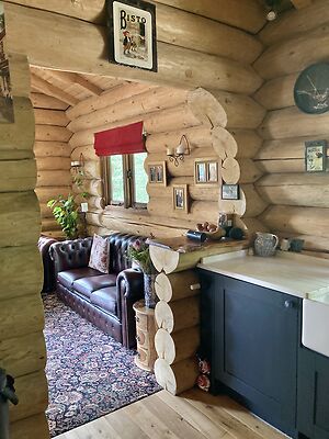 LOG CABIN - Sevenoaks